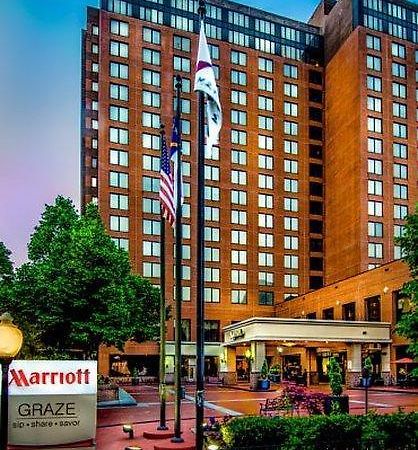 Отель Winston-Salem Marriott Экстерьер фото