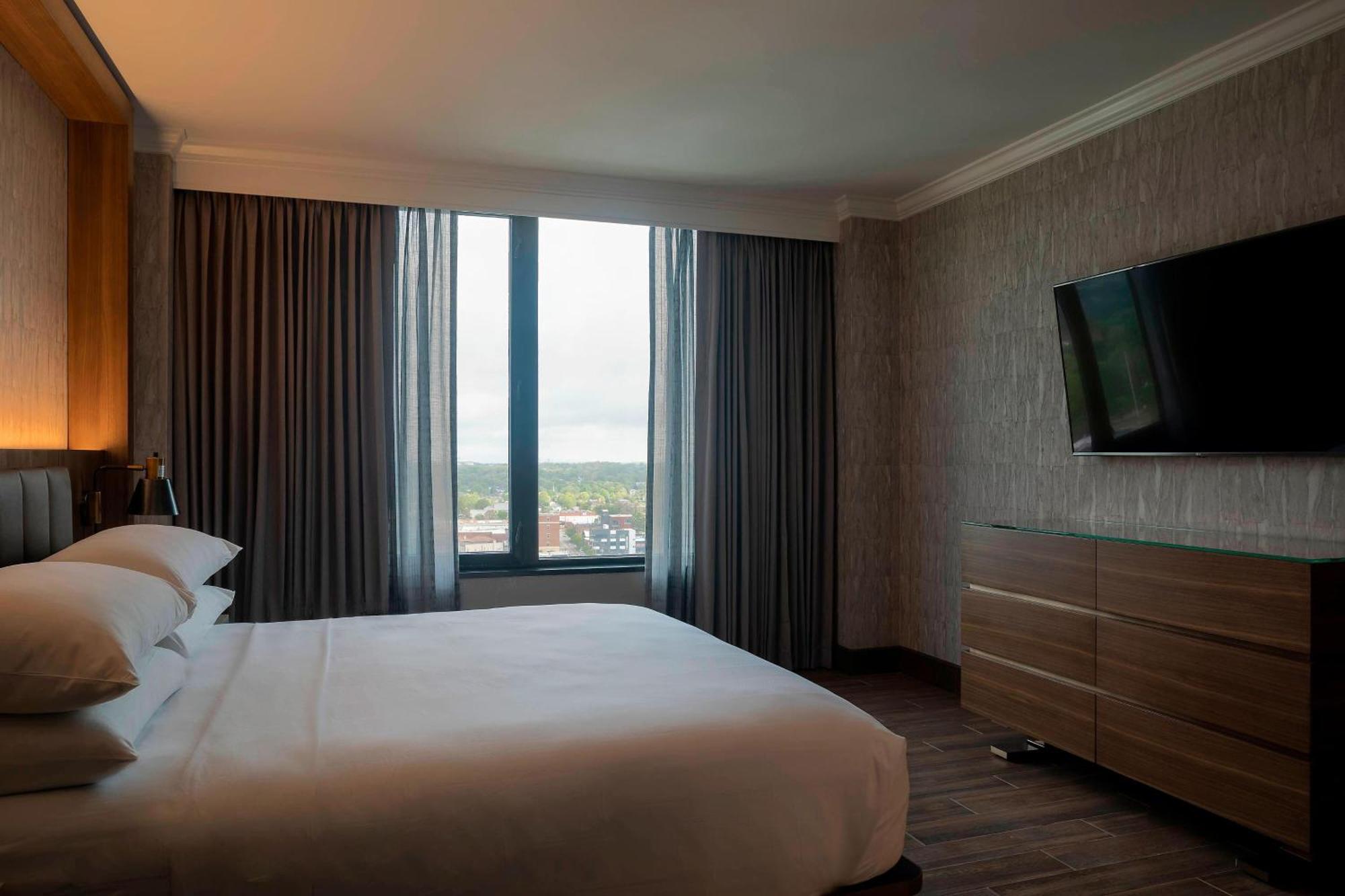 Отель Winston-Salem Marriott Экстерьер фото