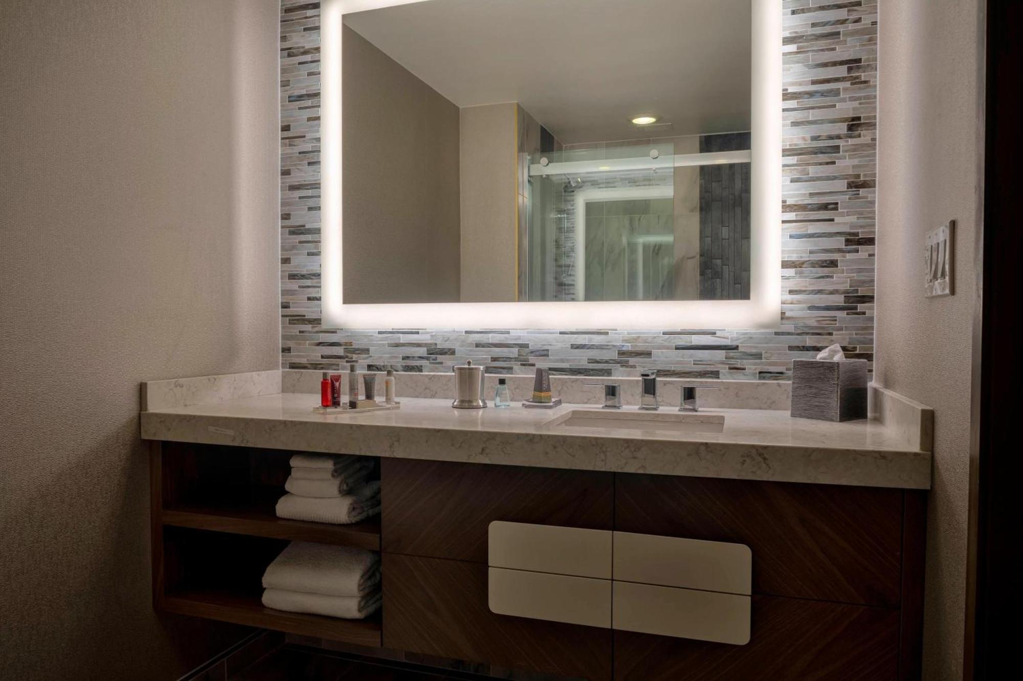 Отель Winston-Salem Marriott Экстерьер фото
