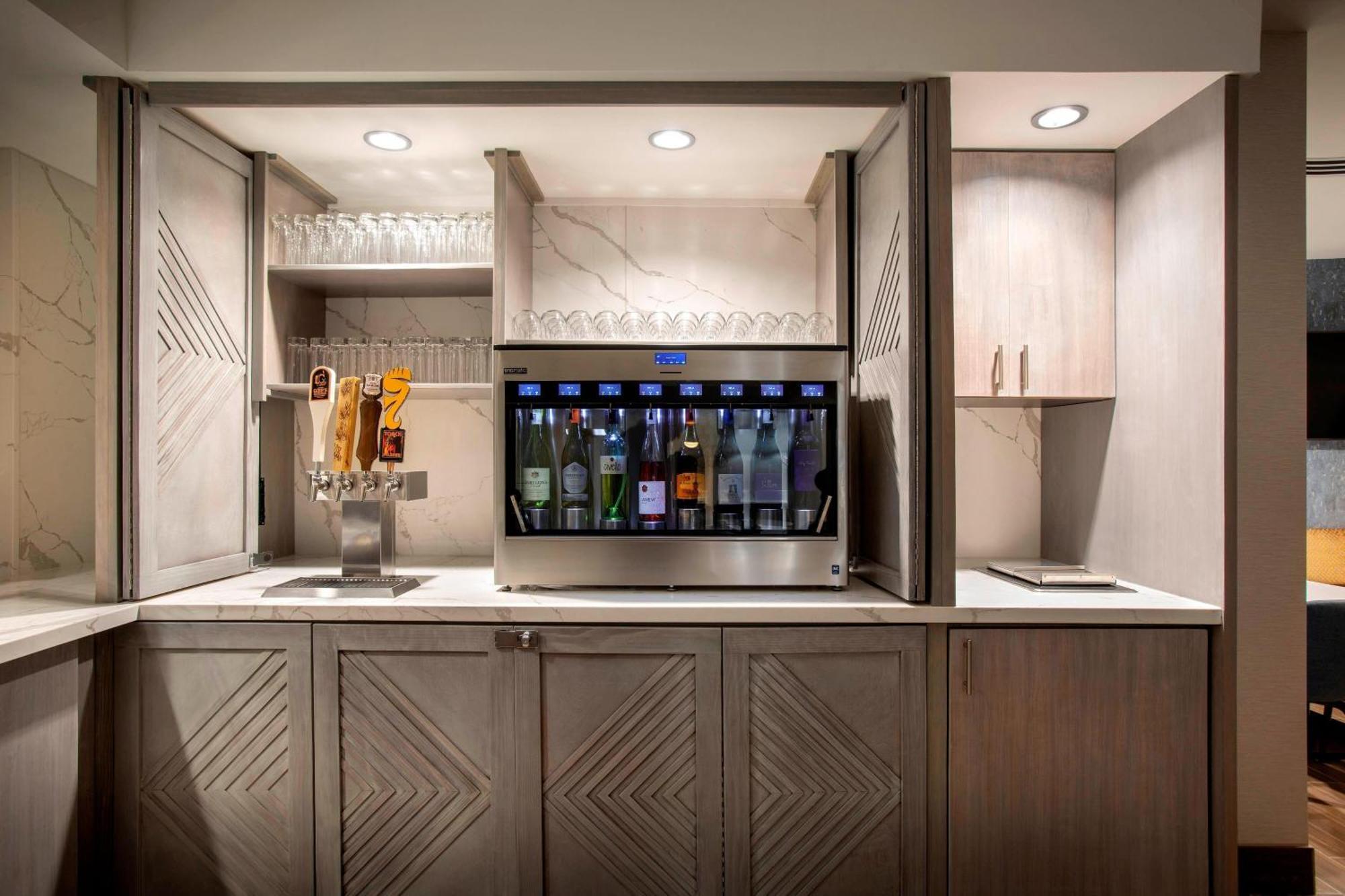 Отель Winston-Salem Marriott Экстерьер фото