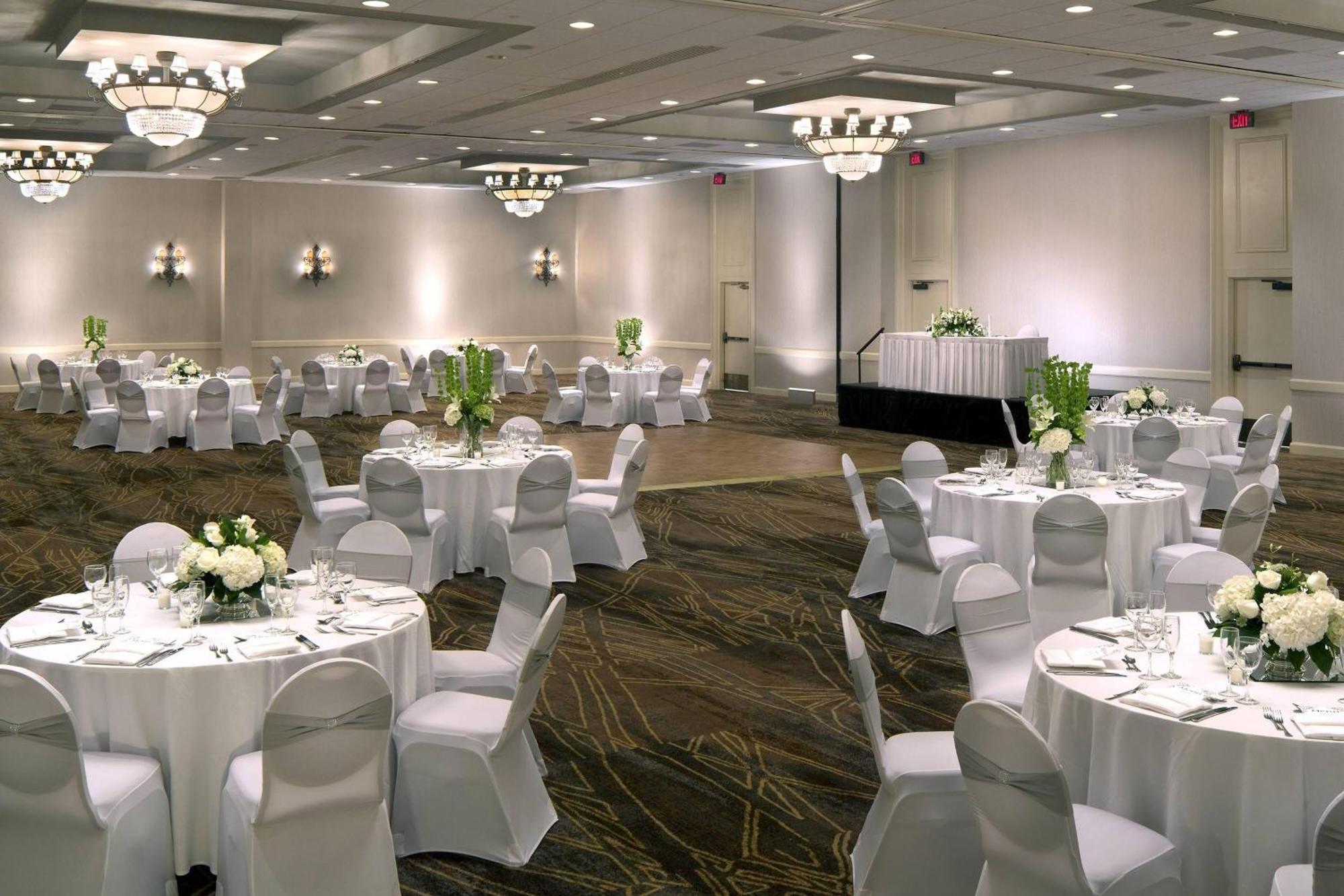 Отель Winston-Salem Marriott Экстерьер фото