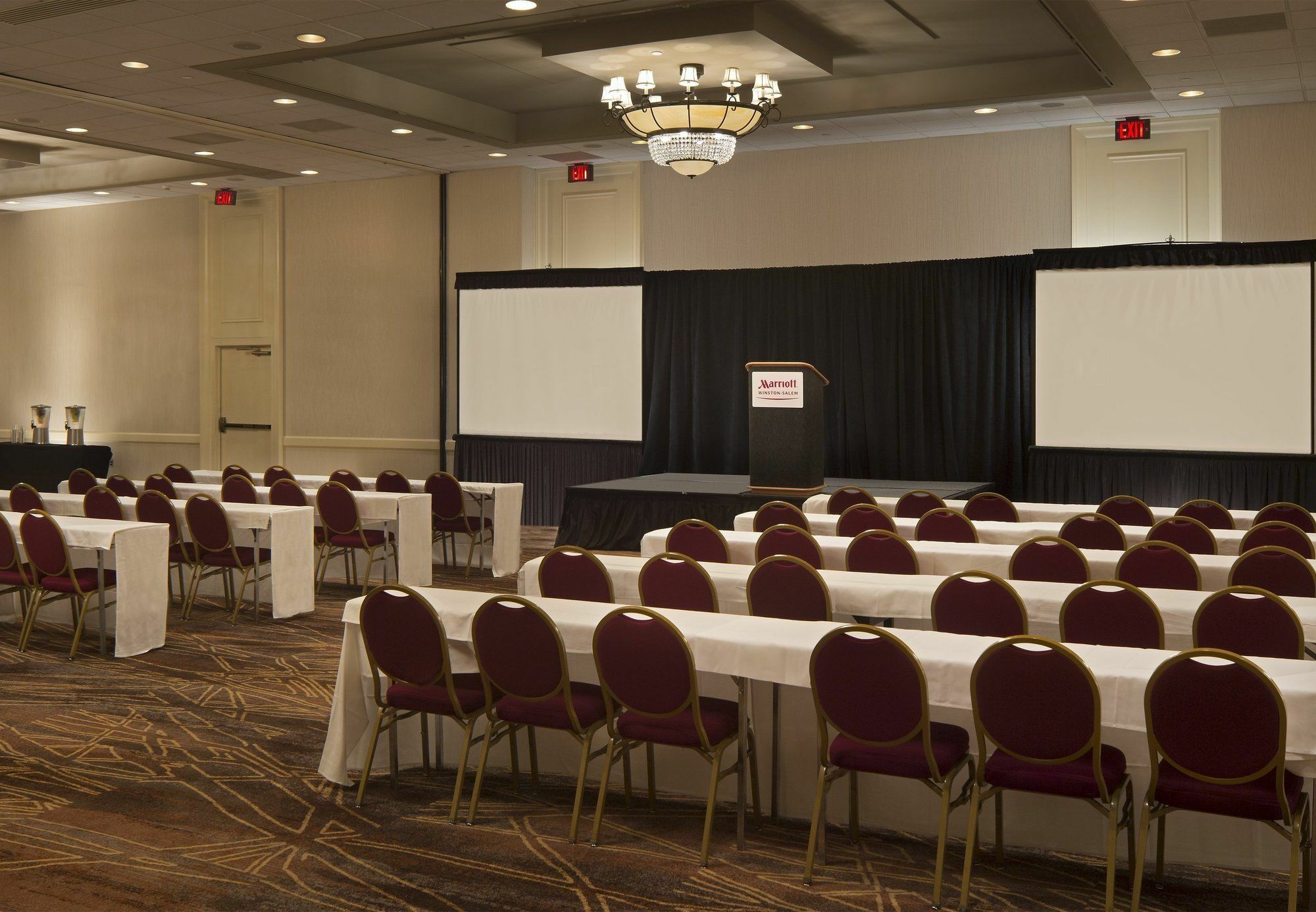 Отель Winston-Salem Marriott Экстерьер фото