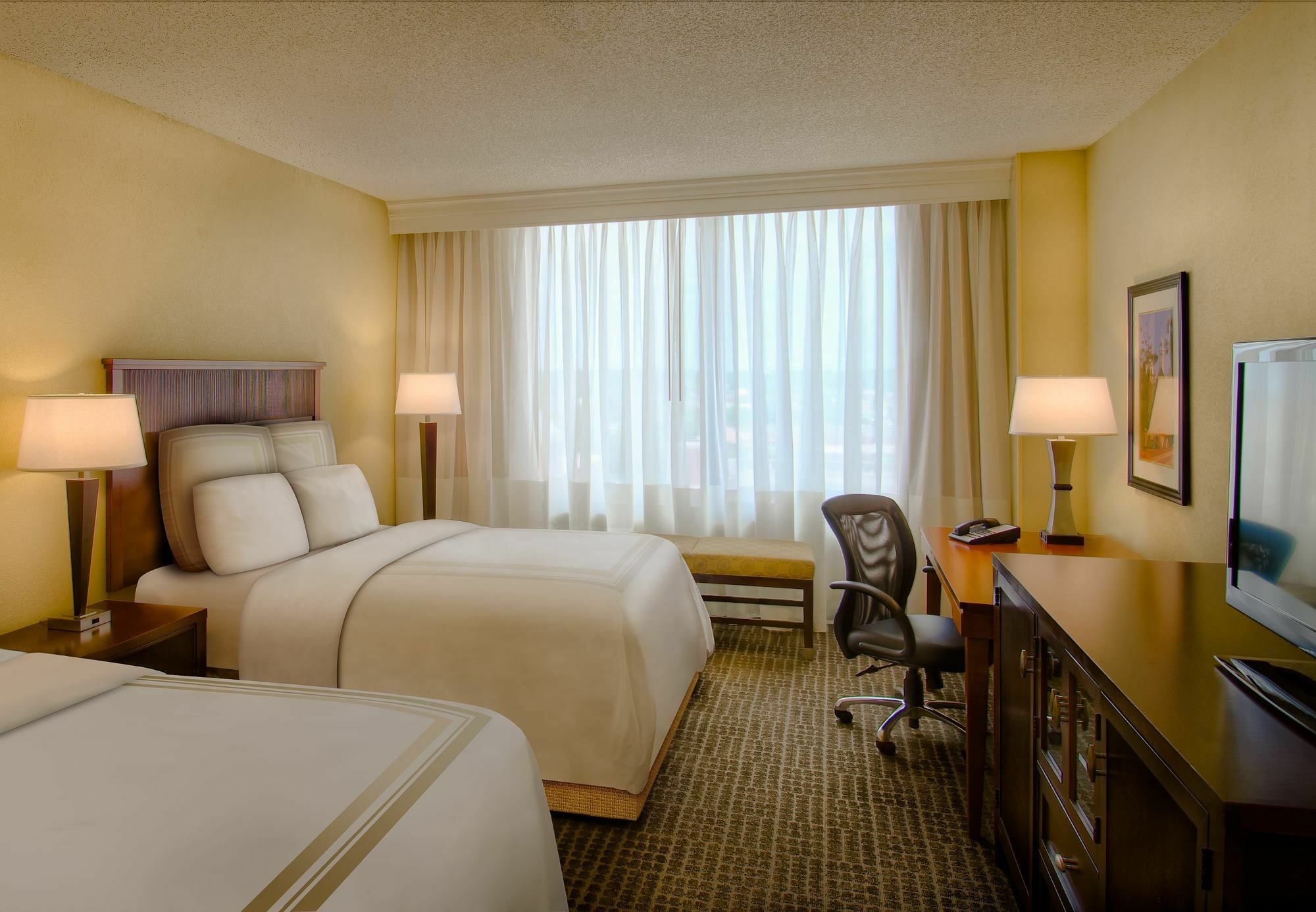 Отель Winston-Salem Marriott Экстерьер фото